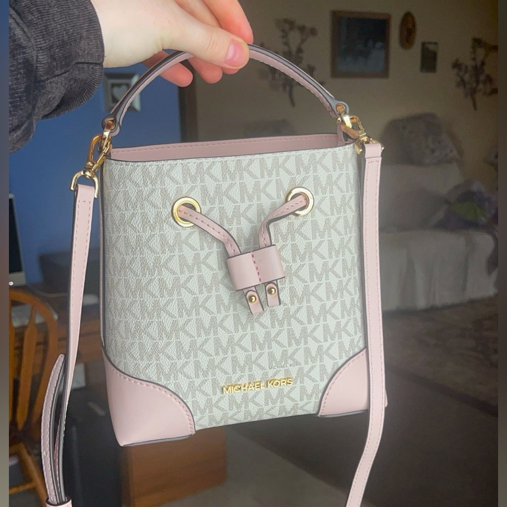 mk crossbody purse like new